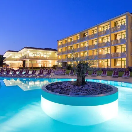 Ξενοδοχείο Aurora Plava Laguna 4*