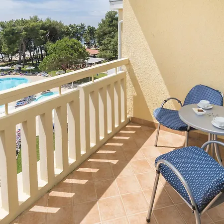 Aurora Plava Laguna فندق أوماغ