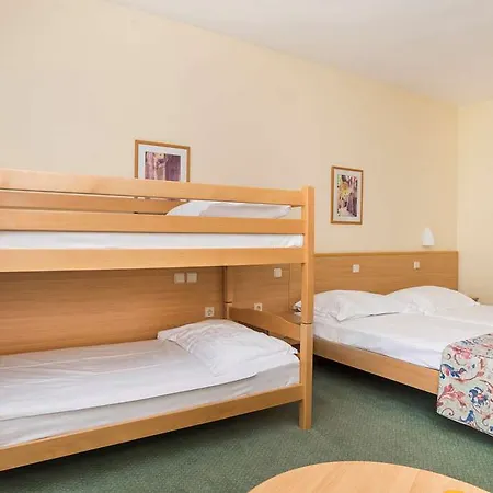 Aurora Plava Laguna 4* أوماغ