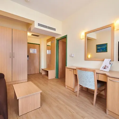 Aurora Plava Laguna أوماغ