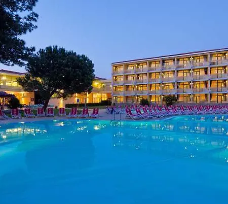 Aurora Plava Laguna فندق أوماغ