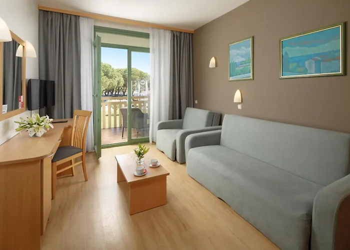 Отель Aurora Plava Laguna 4*