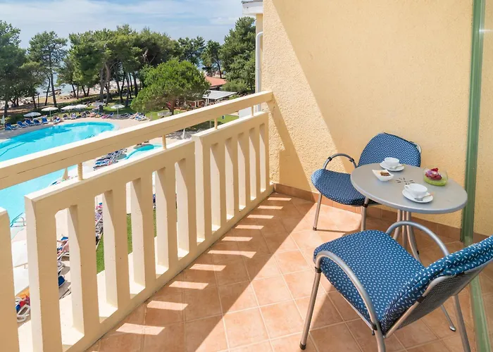 Отель Aurora Plava Laguna Умаг