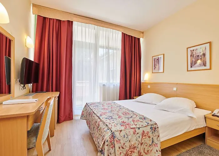 Отель Aurora Plava Laguna 4*