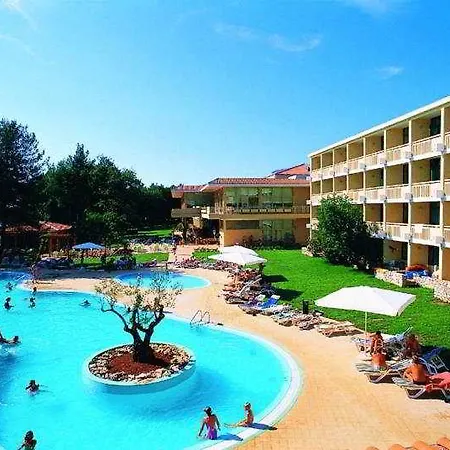 Aurora Plava Laguna أوماغ