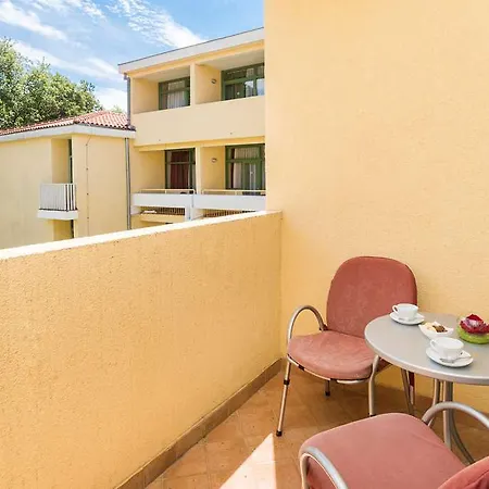 Aurora Plava Laguna فندق أوماغ