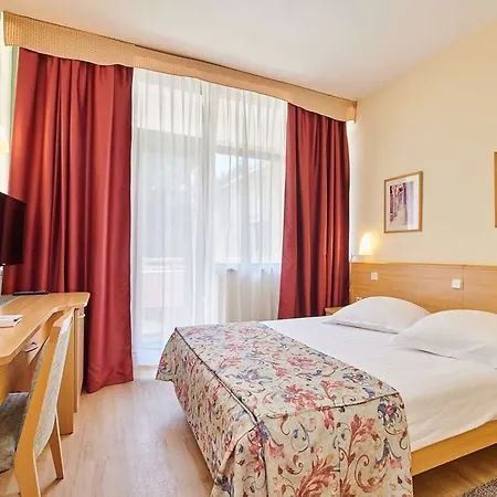 Hotel Aurora Plava Laguna 4*
